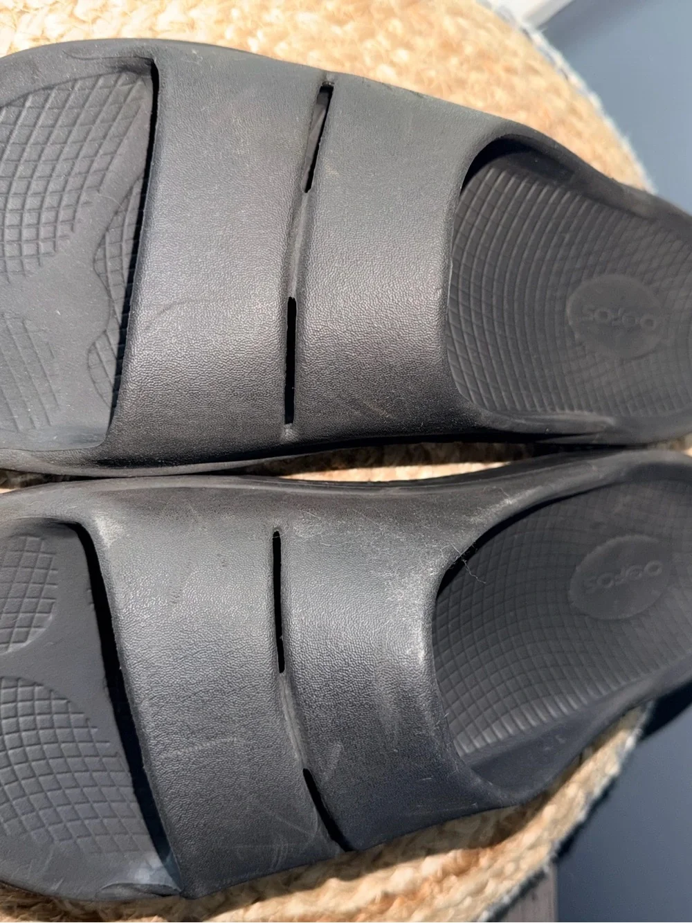 OOFOS Comfort Recovery Slides.